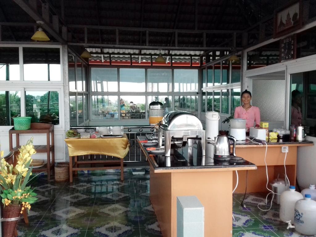 Golden Dream Hotel Mandalay Buitenkant foto