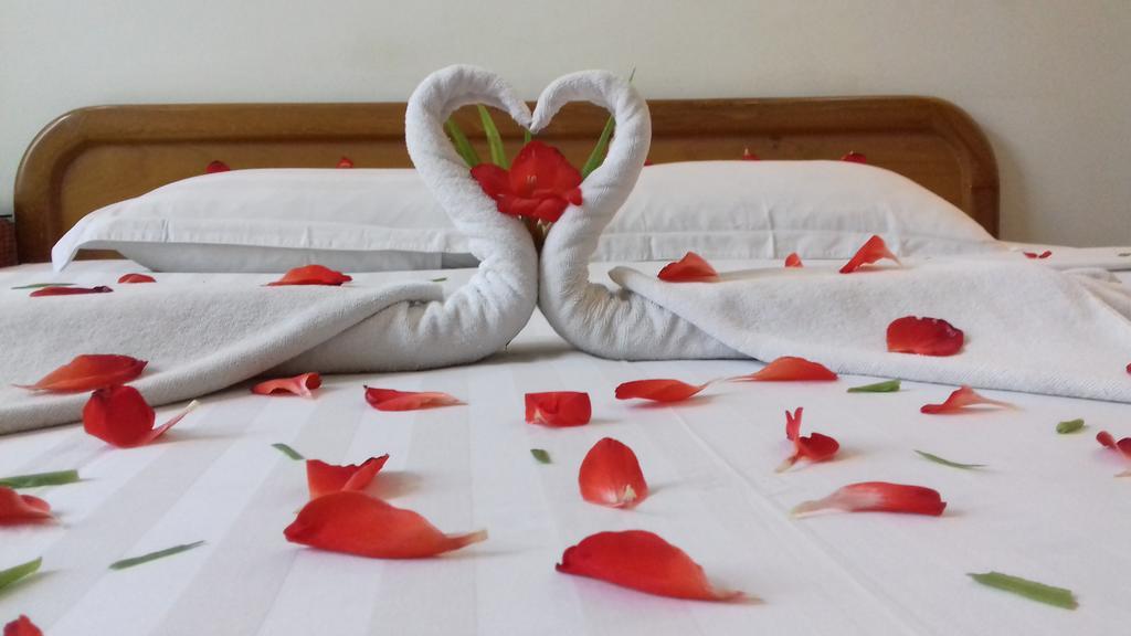 Golden Dream Hotel Mandalay Buitenkant foto
