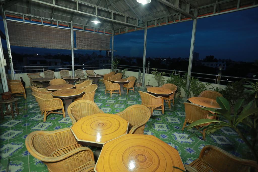 Golden Dream Hotel Mandalay Buitenkant foto