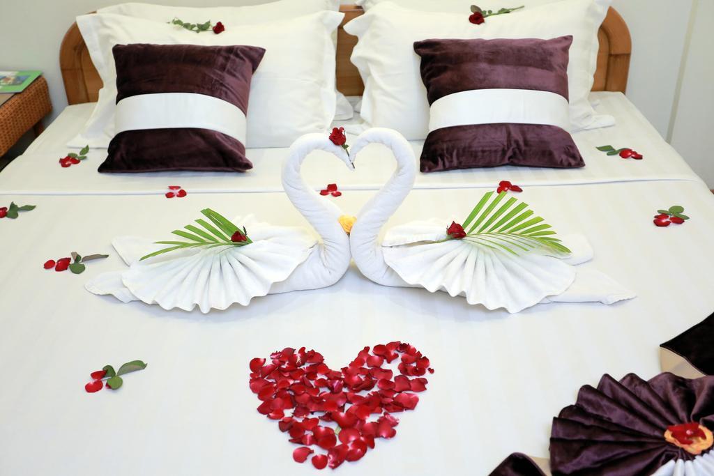 Golden Dream Hotel Mandalay Buitenkant foto